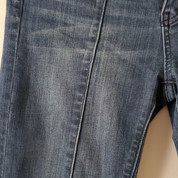 Jean - Picture 3 of 5